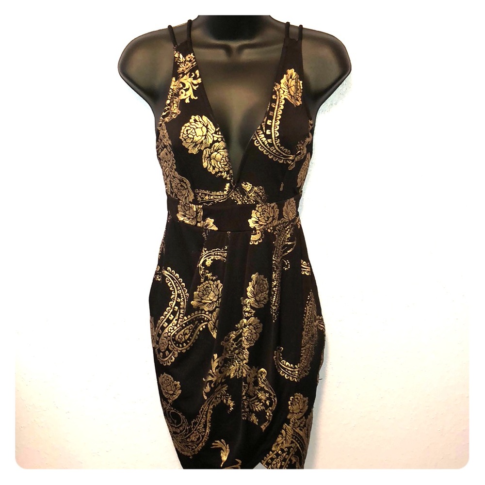 🎉Black &Gold bodycon’ pattern dress!🎉